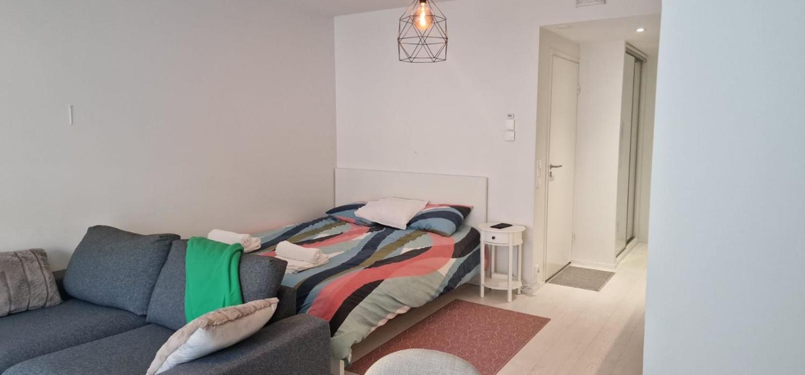 Modern & Cozy In Apartment *